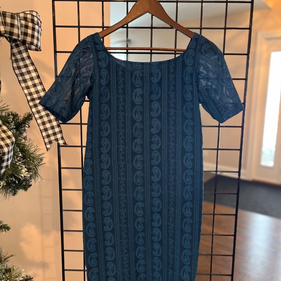 Clothes - Picture 3 of 13